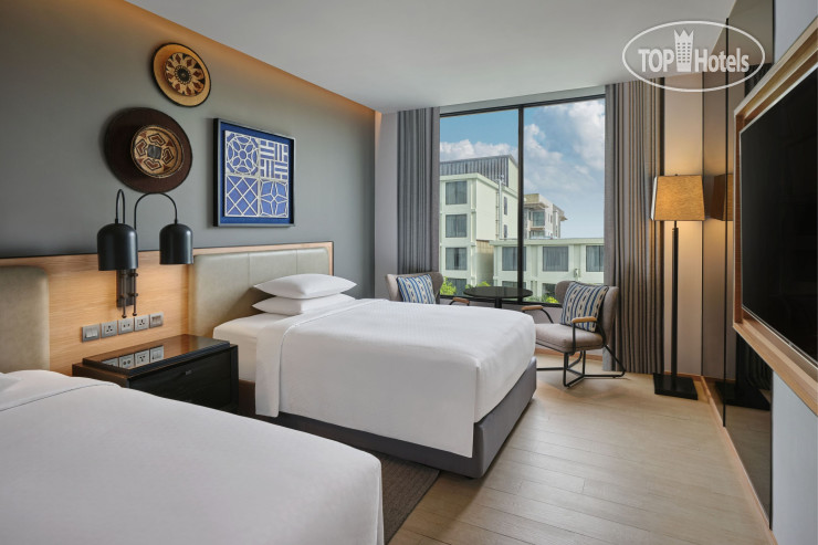 Hotel photo Four Points by Sheraton Phuket Patong Beach Resort 4*