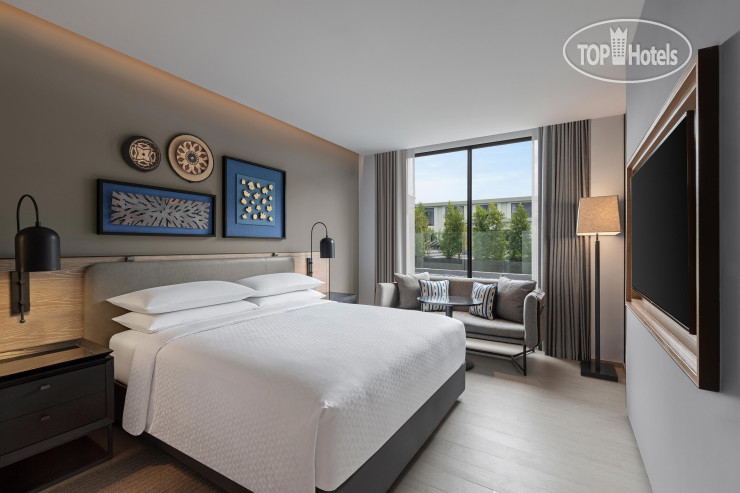 Hotel photo Four Points by Sheraton Phuket Patong Beach Resort 4*