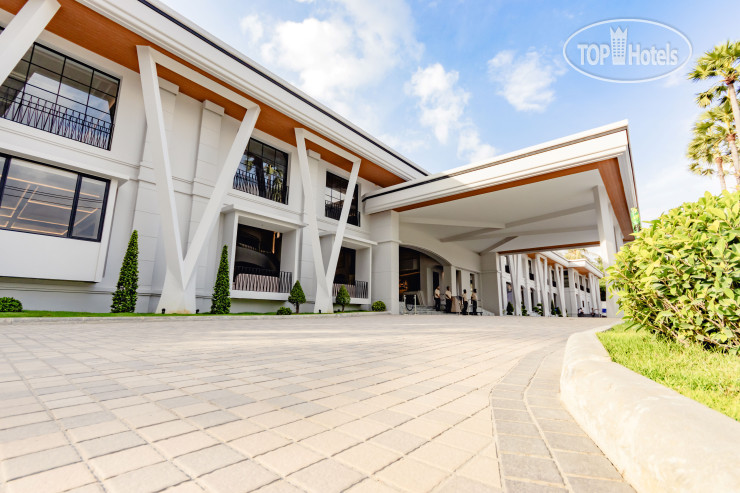 Hotelier's photos Amora Beach Resort Phuket 5*