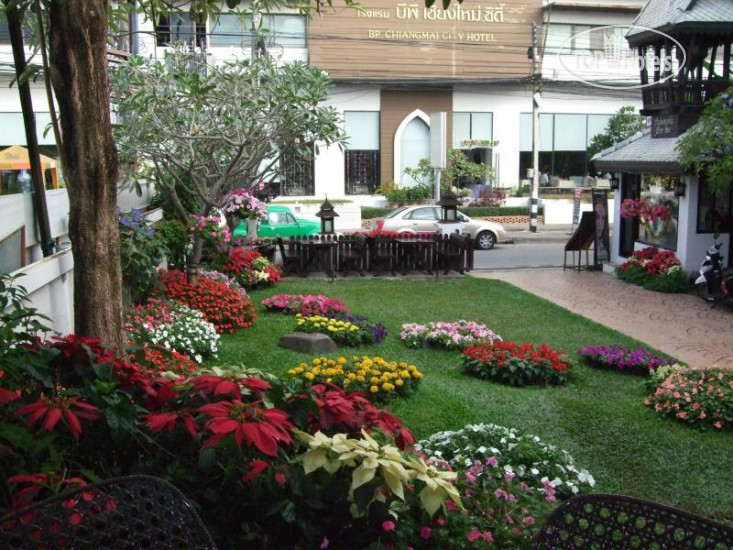 New photos from tourists Rachamankha Flora House 2*