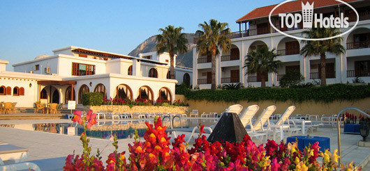 Onar Holiday Village 4*