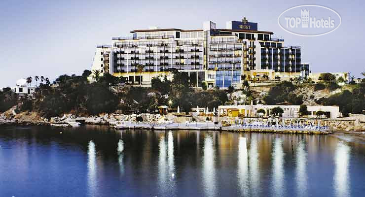 Hotelier's photos Merit Crystal Cove 5*