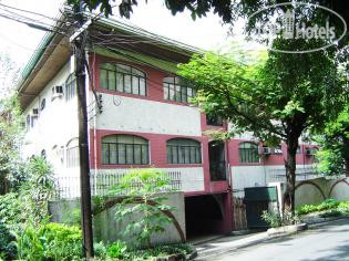 Hotelier's photos Broadway Court Apartelle 3*