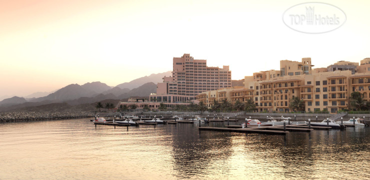 Hotelier's photos Fairmont Fujairah Beach Resort 5*
