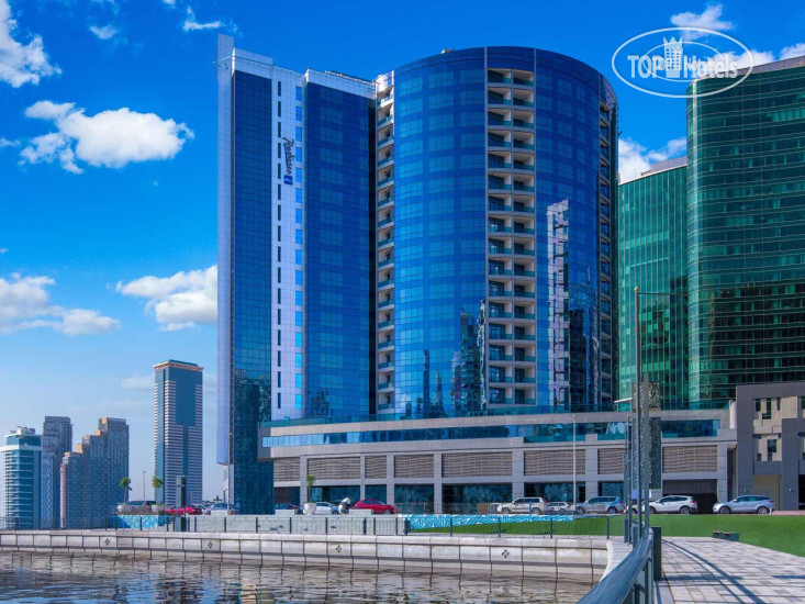 Hotelier's photos Radisson Blu Hotel, Dubai Waterfront 5*