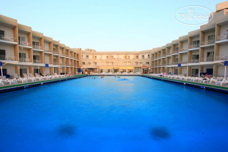 Фото Beach Hotel Sharjah