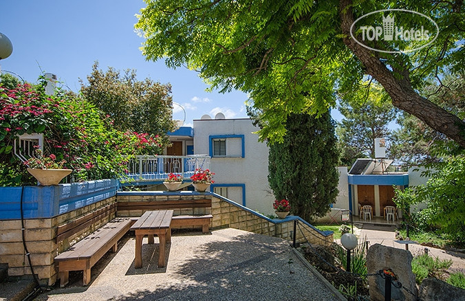 Photos Gesher HaZiv Travelers’ Hotel