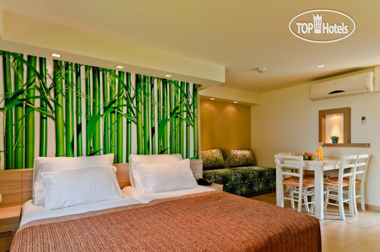 Hotelier's photos Ein-Gev Holiday Resort 3*