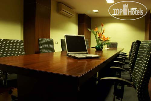 Hotel photo 37th Crescent 3*