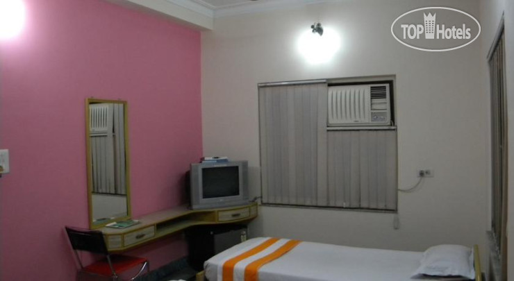 New photos from tourists Transit House