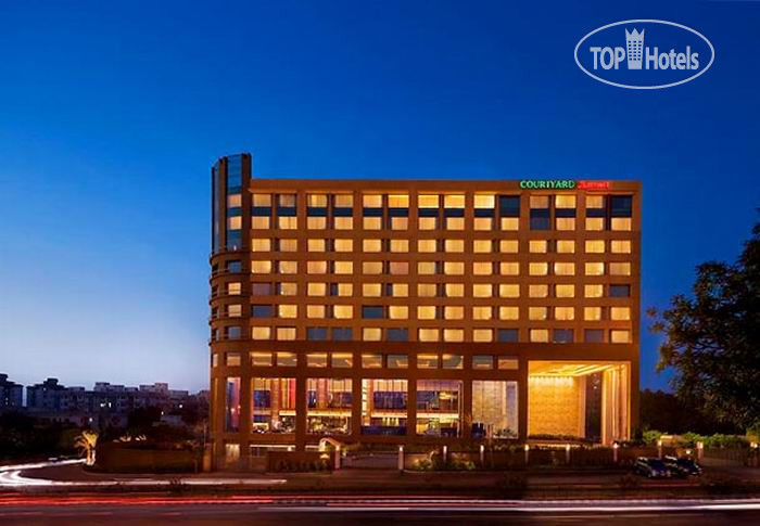 Hotelier's photos Courtyard Ahmedabad 5*