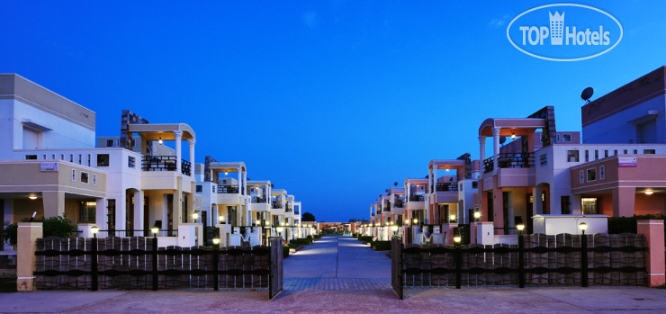 Hotelier's photos DesertScape Resort 3*