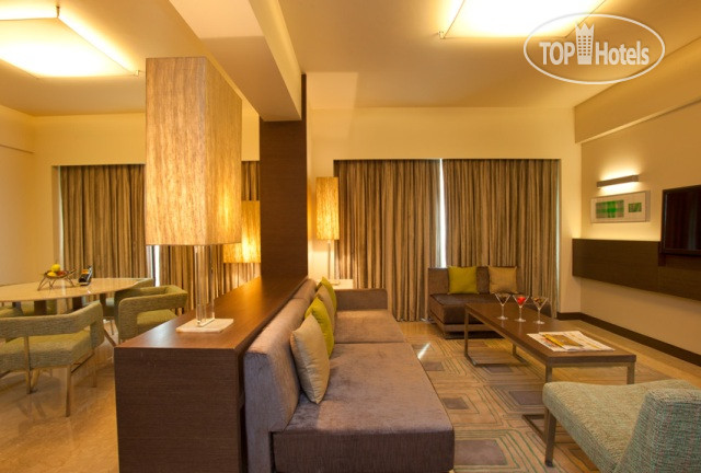 Photos The Raintree