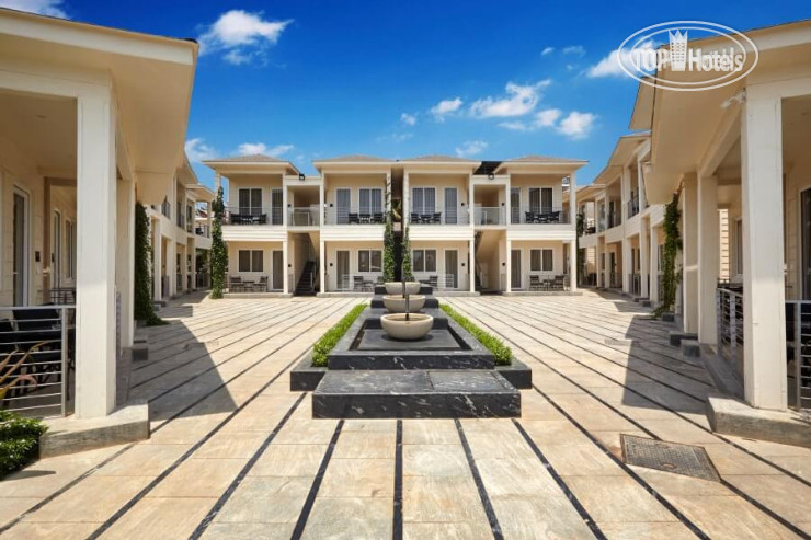 Hotelier's photos The Acacia Morjim Ocean Front 4*