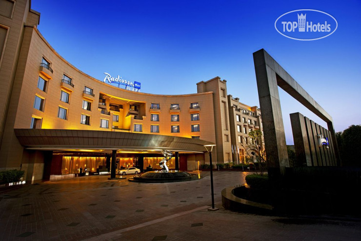 Hotel photo Radisson Blu Plaza Hotel, Delhi Airport 5*