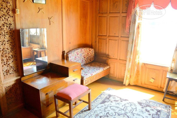 New photos from tourists Kings Houseboats