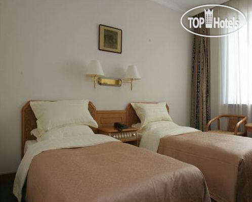New photos from tourists Fu Hao 3*