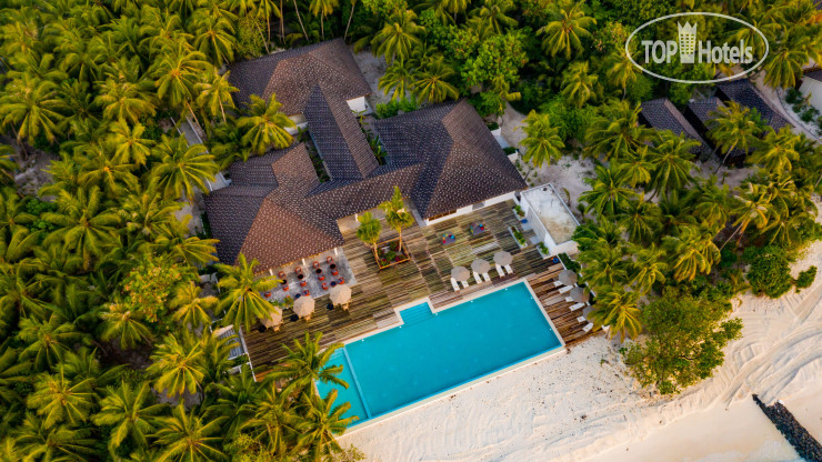 Hotelier's photos Fiyavalhu Resort Maldives 4*