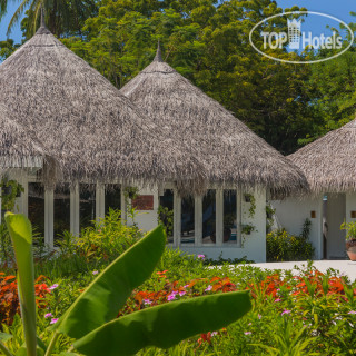 Photos Equator Village