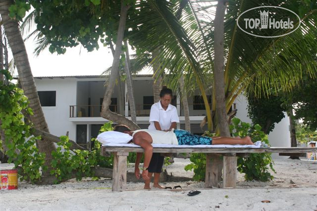New photos from tourists Cokes Surf Camp