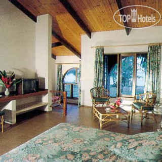Фото Coco de Mer Hotel and Black Parrot Suites