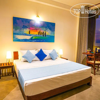 Photos Beyond The Sea By Ceylonese