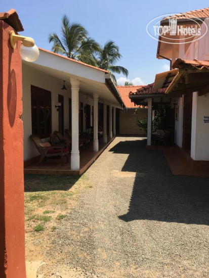 New photos from tourists Petters Beach Inn