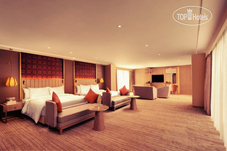 Фотографии отеля  The Golden Crown Hotel 5*