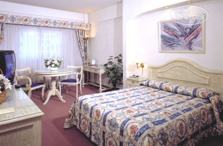 Новые добавленные фото туристов Cambremon 4*