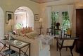 Новые добавленные фото туристов Buttsbury Court