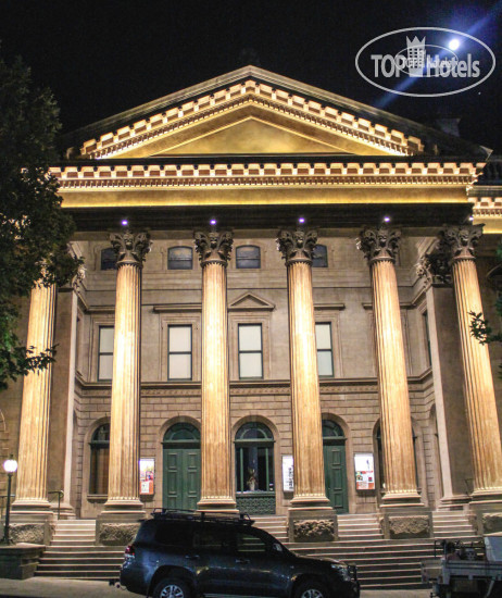 Photos Barclay On View