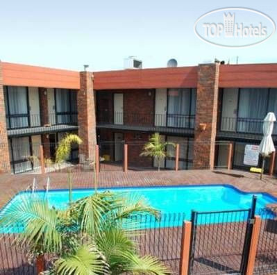 Фото All Seasons Warrnambool Central Court