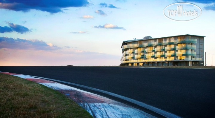 Hotelier's photos Rydges Mount Panorama Bathurst 4*