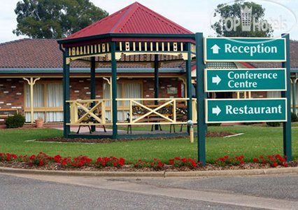 Hotel photo Quality Inn Carriage House 3*