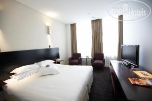 Фото Causeway Hotel
