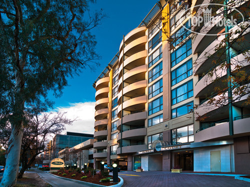 Hotel photo Adina Apartment Hotel Canberra, James Court 4*