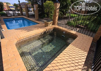 Hotelier's photos Comfort Inn Aviators Lodge, Adelaide 3*