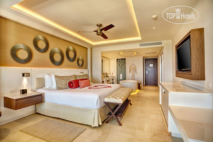 Hotelier's photos The Hideaway at Royalton Riviera Cancun 5*