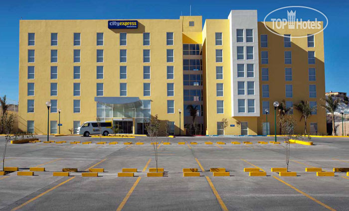Hotelier's photos City Express Nogales 4*