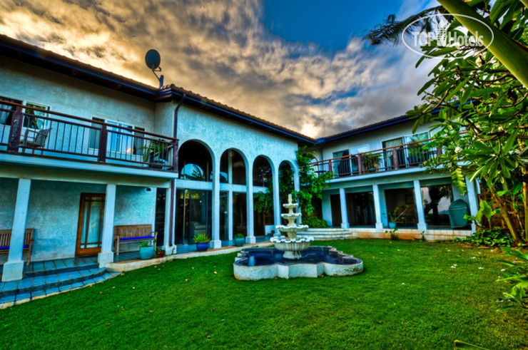 Photos Blue Tile Beach House