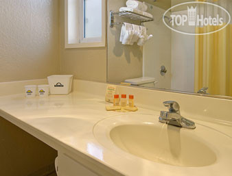 New photos from tourists Days Inn Costa Mesa Newport Beach 2*