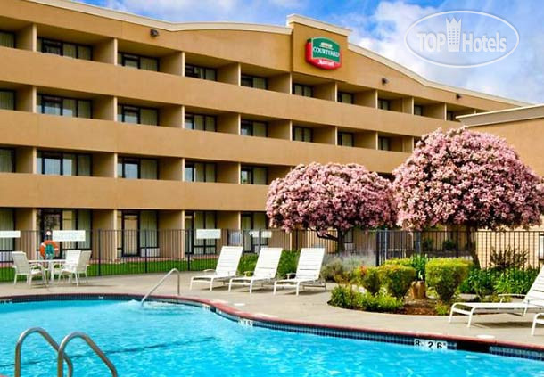 Hotelier's photos Courtyard by Marriott Fairfield Napa Valley 3*