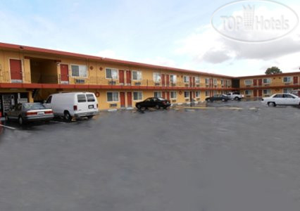 Hotelier's photos Econo Lodge Fairfield 2*