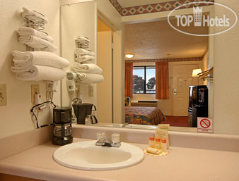 New photos from tourists Days Inn Fresno South 2*