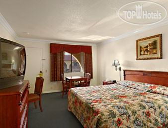 New photos from tourists Super 8 Fresno 2*