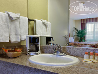New photos from tourists Days Inn Hayward Airport 2*