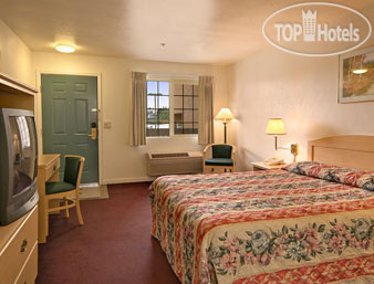 New photos from tourists Super 8 Hayward Downtown 2*