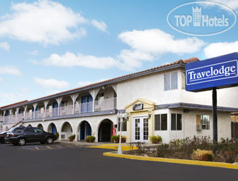 Hotelier's photos Travelodge Ridgecrest 2*