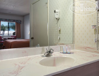 New photos from tourists Lynwood Century Freeway Travelodge 1*