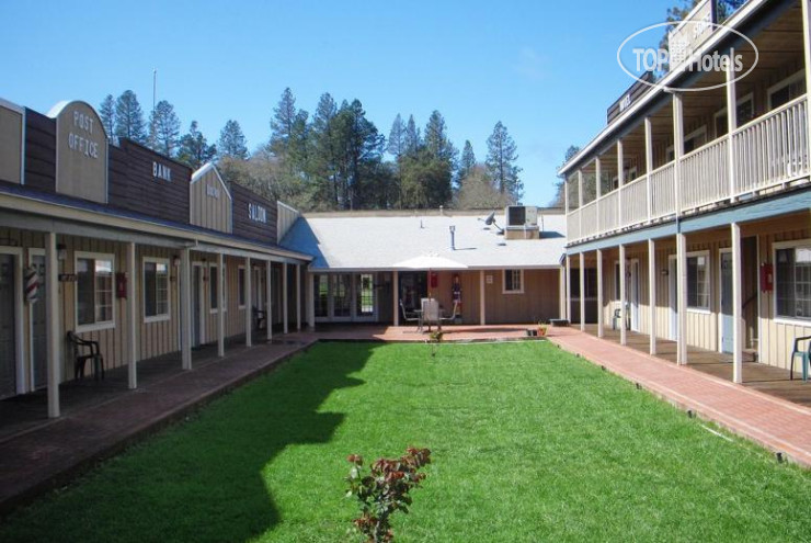 Hotelier's photos The Old West Inn Willits 3*